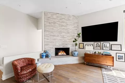 Living - 845 Summit Dr, Laguna Beach, CA 92651 photo 9 of 10