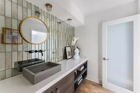 Bath - 845 Summit Dr, Laguna Beach, CA 92651 photo 1 of 9