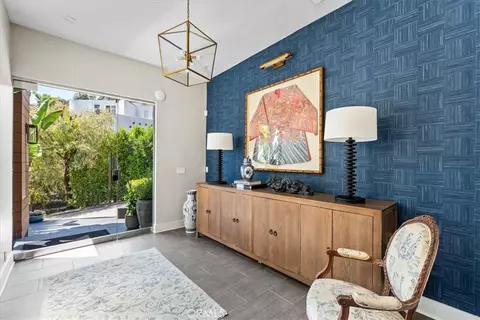 Entry Way - 845 Summit Dr, Laguna Beach, CA 92651 photo 2 of 3