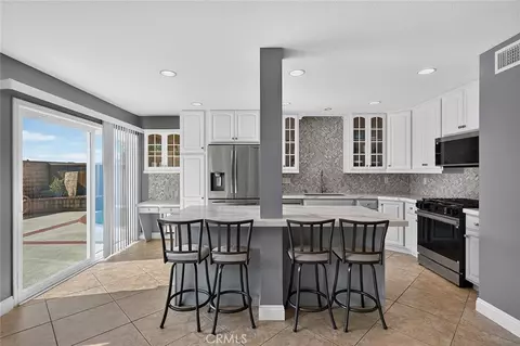 Kitchen - 21056 Champlain, Lake Forest, CA 92630 photo 4 of 9