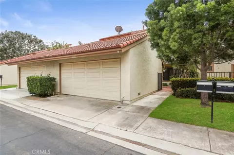 8402 Sunbeam Cir, Huntington Beach, CA 92646