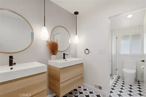 Bath - 421 Larry Ln, Placentia, CA 92870 photo 2 of 4