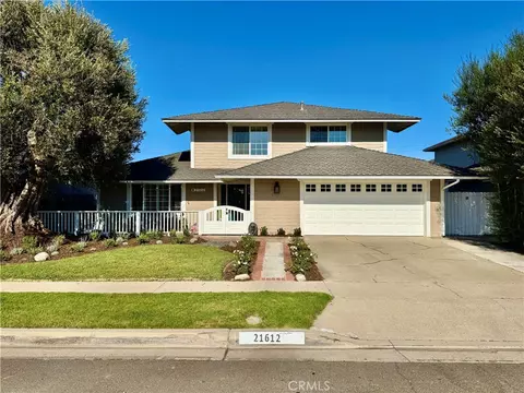 21612 Polynesian Ln, Huntington Beach, CA 92646
