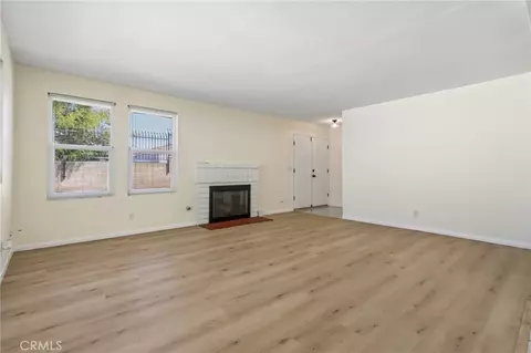 Living - 330 King Ct, Hemet, CA 92543 photo 5 of 8
