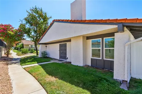 Exterior - 330 King Ct, Hemet, CA 92543 photo 1 of 9