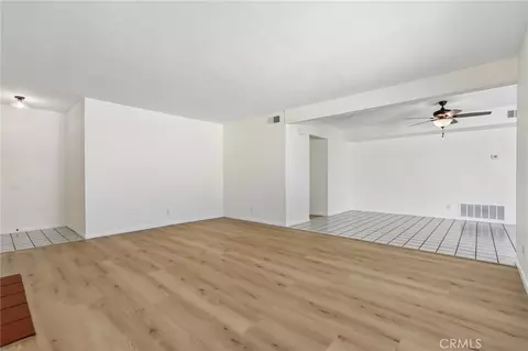 Living - 330 King Ct, Hemet, CA 92543 photo 3 of 8
