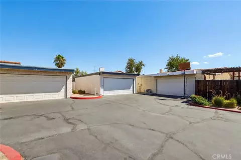 Exterior - 330 King Ct, Hemet, CA 92543 photo 9 of 9