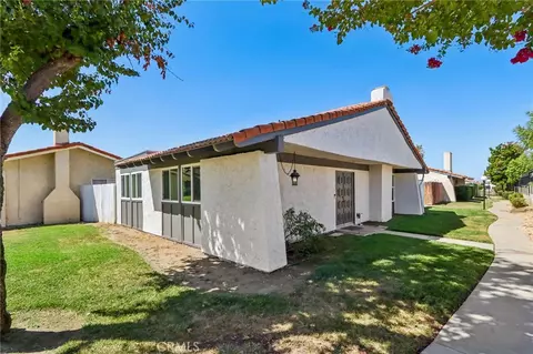 Exterior - 330 King Ct, Hemet, CA 92543 photo 2 of 9