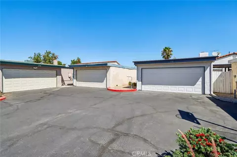 Exterior - 330 King Ct, Hemet, CA 92543 photo 8 of 9