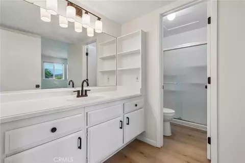 Bath - 330 King Ct, Hemet, CA 92543 photo 1 of 3