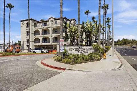 4167 Warner #205, Huntington Beach, CA 92649