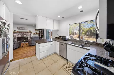 Kitchen - 1117 Symeron Ct, Perris, CA 92570 photo 1 of 3