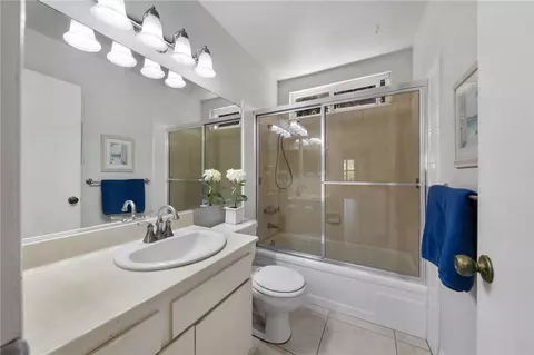 Bath - 1453 Post, Fullerton, CA 92833 photo 3 of 4
