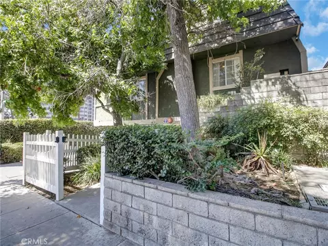 379 N Mentor Ave #1, Pasadena, CA 91106