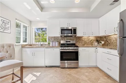 Kitchen - 28 Jefferson, Irvine, CA 92620 photo 2 of 2