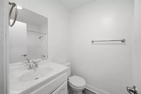 Bath - 14542 Saticoy, Van Nuys, CA 91405 photo 1 of 1