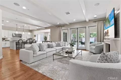 Living - 10 Shadybend, Irvine, CA 92602 photo 2 of 3