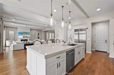 Kitchen - 10 Shadybend, Irvine, CA 92602 photo 4 of 5
