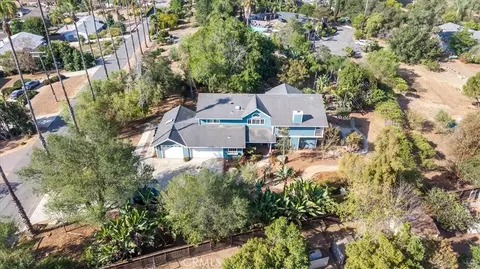 View/Area - 1731 Fuerte St, Fallbrook, CA 92028 photo 1 of 3