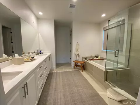 Bath - 39619 Dayspring, Temecula, CA 92591 photo 2 of 3