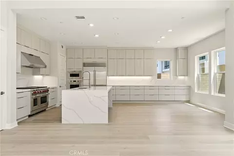 Kitchen - 133 Apron, Irvine, CA 92618 photo 2 of 3