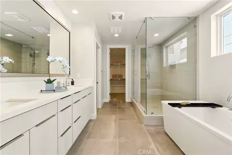 Bath - 133 Apron, Irvine, CA 92618 photo 1 of 7