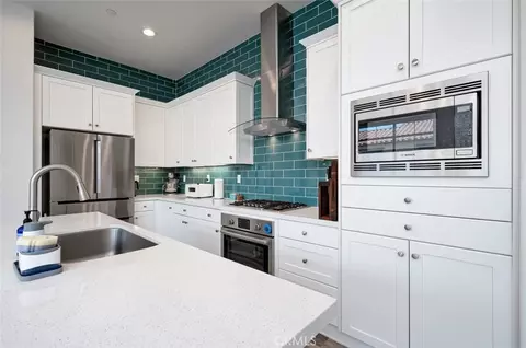 Kitchen - 138 Nature Walk, Irvine, CA 92618 photo 6 of 6