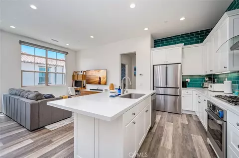 Kitchen - 138 Nature Walk, Irvine, CA 92618 photo 5 of 6