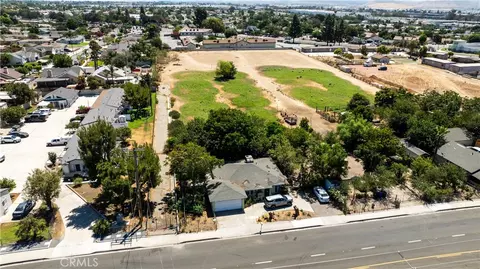 9905 Cedar Ave, Bloomington, CA 92316 photo 8
