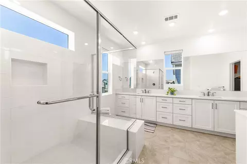 Bath - 405 Clipper, Irvine, CA 92618 photo 3 of 5