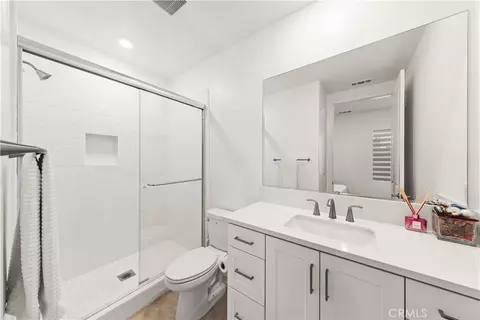 Bath - 405 Clipper, Irvine, CA 92618 photo 1 of 5