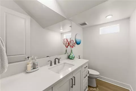 Bath - 405 Clipper, Irvine, CA 92618 photo 5 of 5