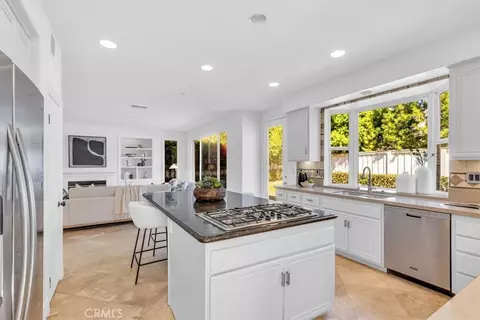 Kitchen - 808 Carnaros, San Clemente, CA 92672 photo 2 of 5