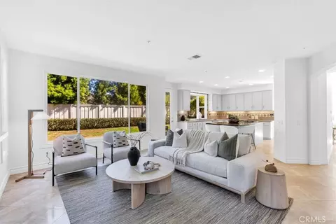 Living - 808 Carnaros, San Clemente, CA 92672 photo 5 of 6