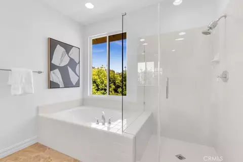 Bath - 808 Carnaros, San Clemente, CA 92672 photo 4 of 8