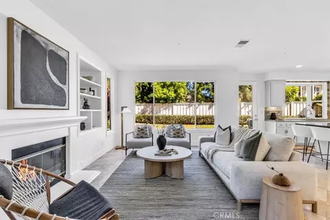 Living - 808 Carnaros, San Clemente, CA 92672 photo 2 of 6