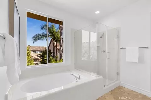 Bath - 808 Carnaros, San Clemente, CA 92672 photo 3 of 8