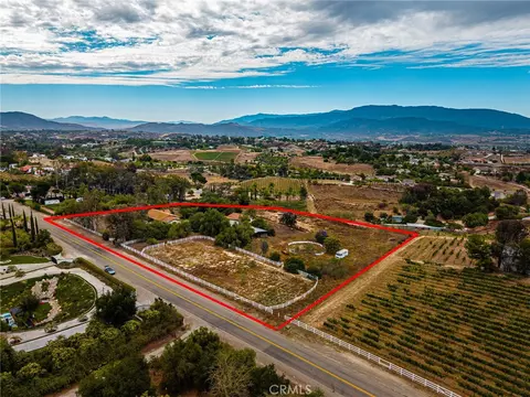 View/Area - 33545 Madera De Playa, Temecula, CA 92592 photo 3 of 26