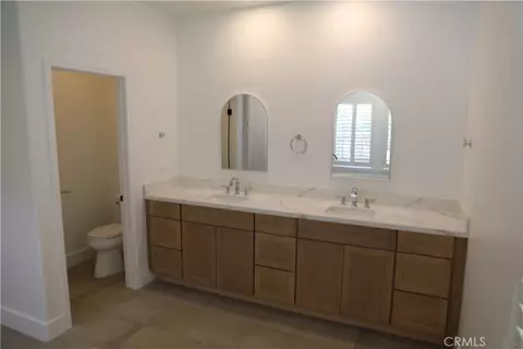 Bath - 131 Brooks Ct, Simi Valley, CA 93065 photo 5 of 5