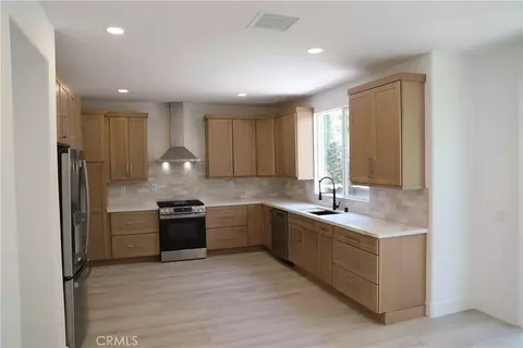 Kitchen - 131 Brooks Ct, Simi Valley, CA 93065 photo 1 of 2