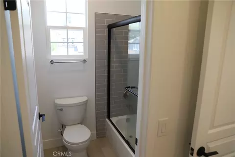 Bath - 131 Brooks Ct, Simi Valley, CA 93065 photo 2 of 5