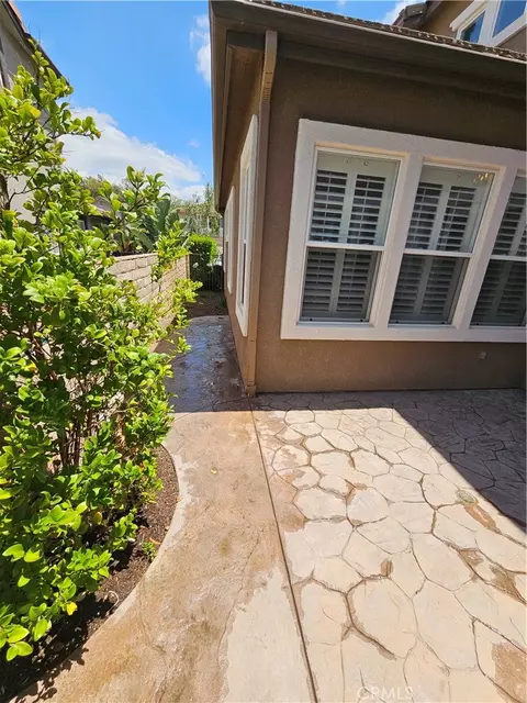 Exterior - 131 Brooks Ct, Simi Valley, CA 93065 photo 8 of 10