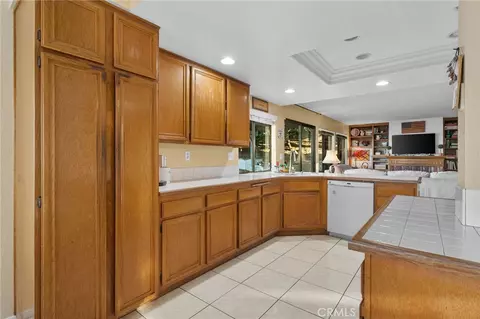 Kitchen - 16584 Creekside, Riverside, CA 92503 photo 4 of 4