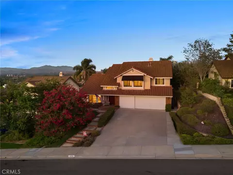View/Area - 16584 Creekside, Riverside, CA 92503 photo 2 of 3