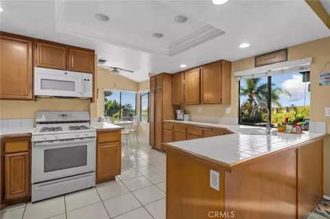 Kitchen - 16584 Creekside, Riverside, CA 92503 photo 1 of 4