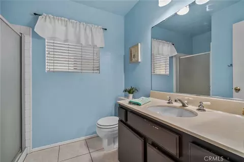 Bath - 16584 Creekside, Riverside, CA 92503 photo 1 of 3
