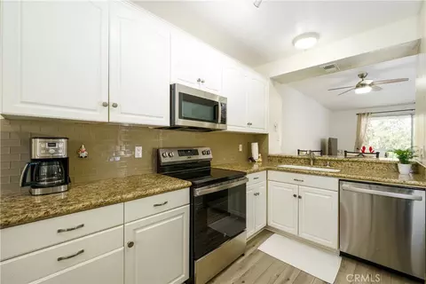 20301 Bluffside Cir #211, Huntington Beach, CA 92646