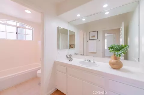 Bath - 2310 Cascade, Tustin, CA 92782 photo 2 of 3
