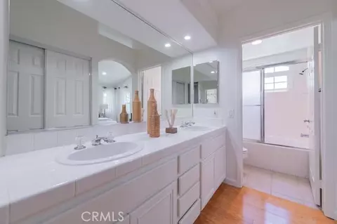 Bath - 2310 Cascade, Tustin, CA 92782 photo 1 of 3