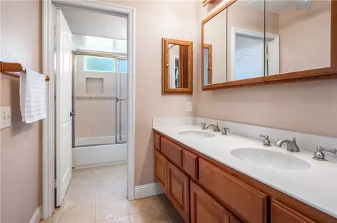 Bath - 7 Wilking Dr, Irvine, CA 92620 photo 2 of 4